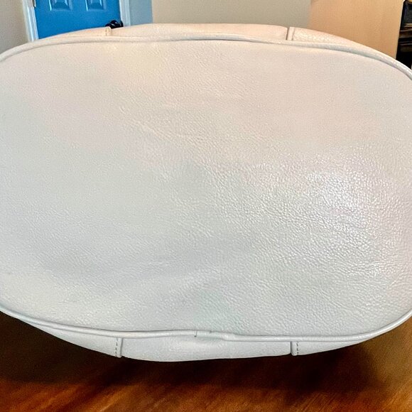 NEW Beautiful Winter White Big Buddha Vegan Leather Hobo Bag W/ Silver Hardware - Picture 7 of 9